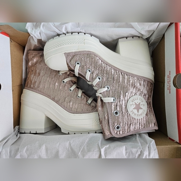 Chuck 70 De Luxe Heel Platform High-Top Chunky Shoe Satin Chaotic Neutral/Egret - Picture 3 of 16